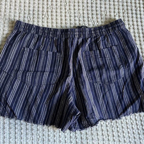 ana Women’s Linen Blend Pull-on Shorts with Pockets. Size XL - Picture 2 of 5